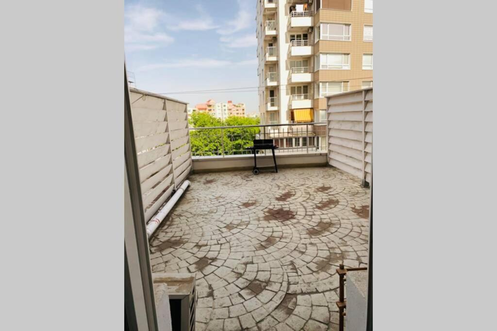 Large Studio In Studentski Grad With Huge Terrace Appartement Sofia Buitenkant foto