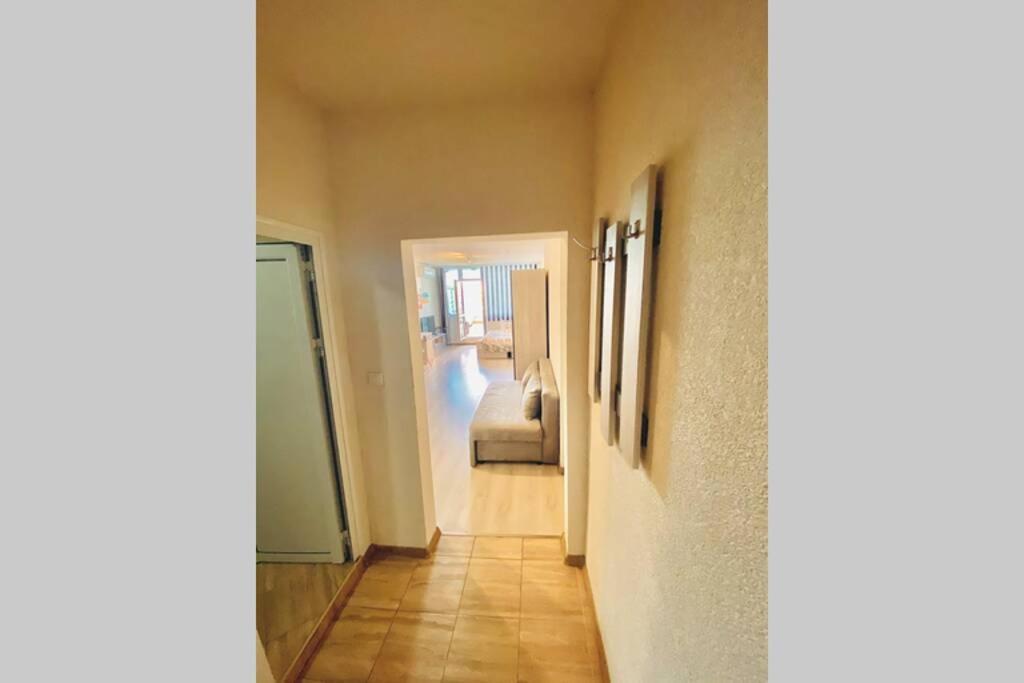Large Studio In Studentski Grad With Huge Terrace Appartement Sofia Buitenkant foto